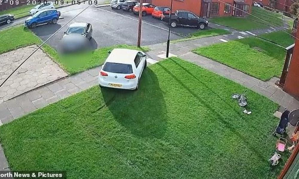 Τον χώρισε η γυναίκα του και για να την εκδικηθεί έριξε το αυτοκίνητο στο σπίτι της